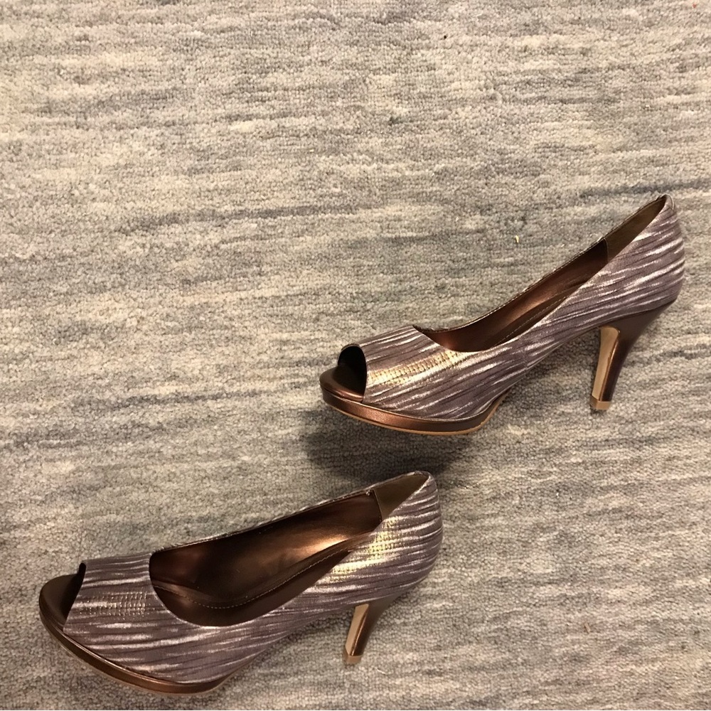 Brand new pair of Alex Marie heels bought at Dillard and never been worn.
